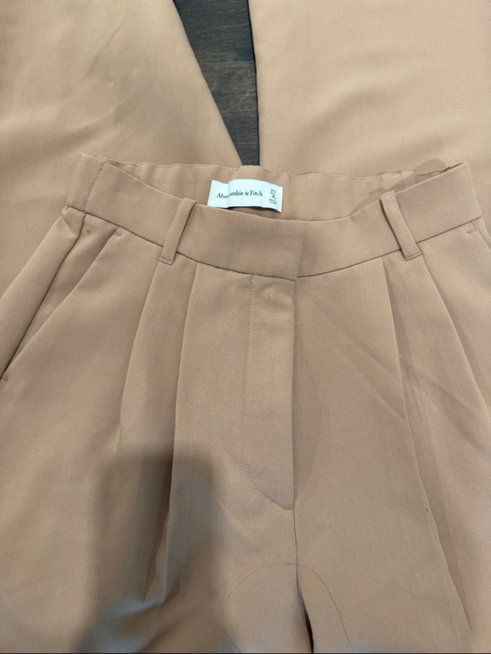 Abercrombie & Fitch Tailored High-Rise Trousers - Light Tan - Picture 3 of 8